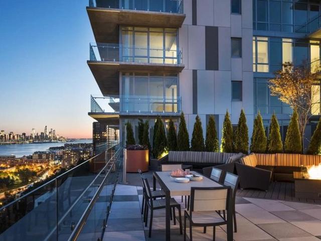 Condo for sale in Cliffside Park, New Jersey