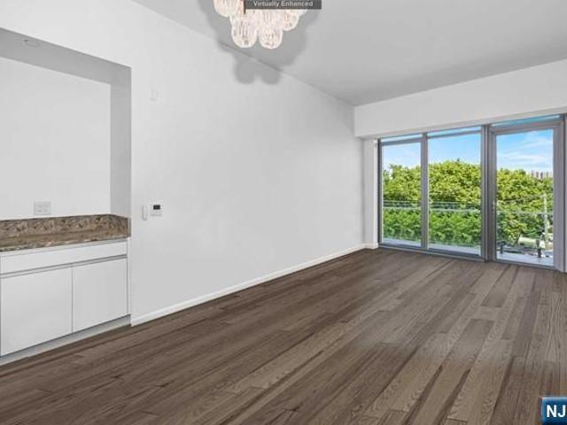 Condo for sale in Cliffside Park, New Jersey