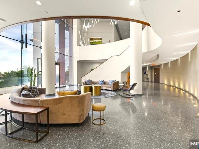 Condo for sale in Edgewater, New Jersey