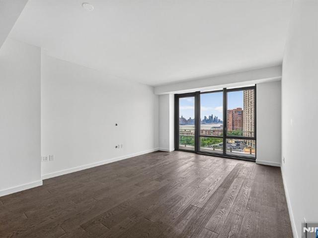 Condo for sale in Cliffside Park, New Jersey