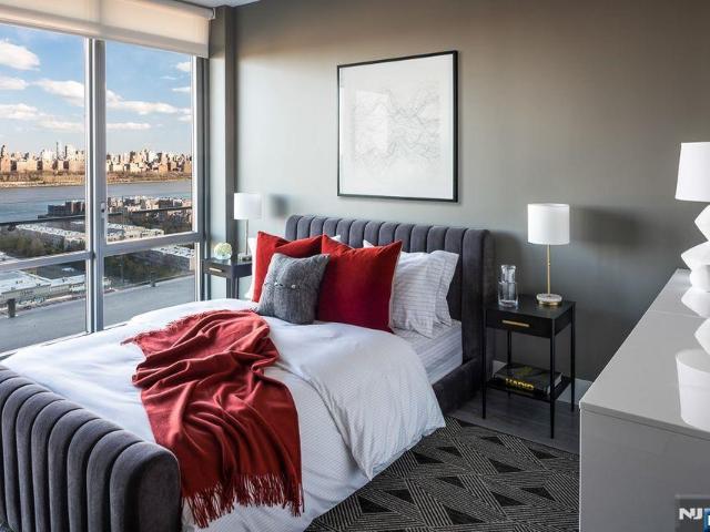 Condo for sale in Cliffside Park, New Jersey