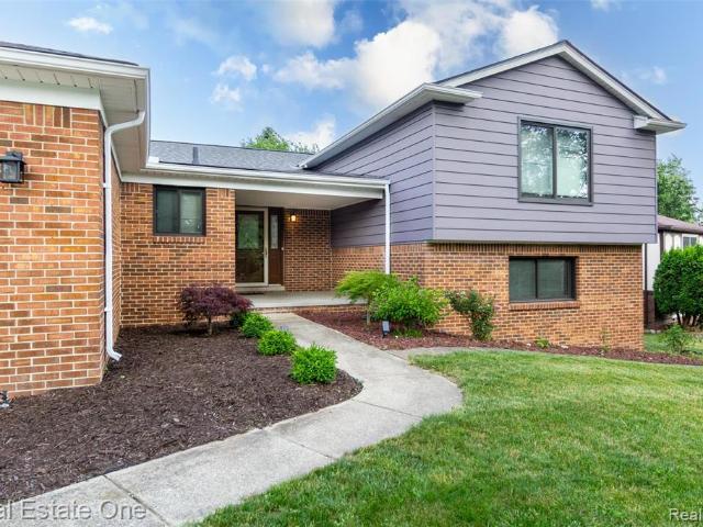 House for sale in Rochester Hills
