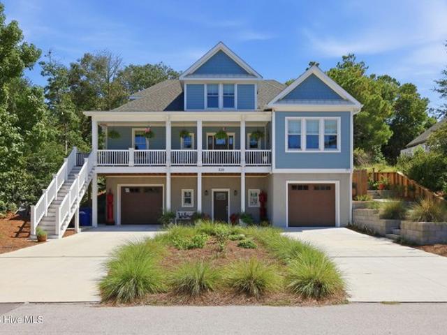 House for sale in Emerald Isle, North Carolina