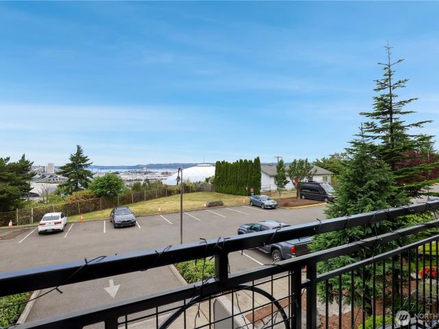 Condo for sale in Tacoma, Washington