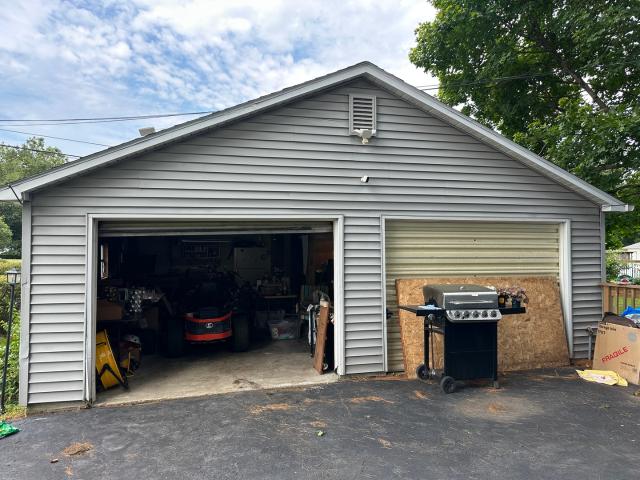 House for sale in Watseka, Illinois