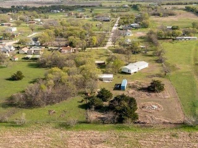 House for sale in Navarro, Texas