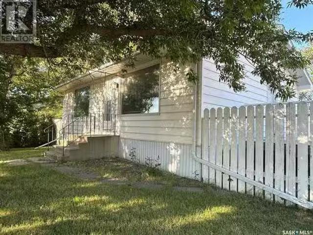 House for sale in Weyburn, Saskatchewan