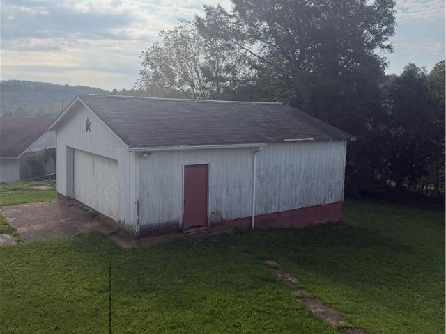 House for sale in Vanderbilt, Pennsylvania
