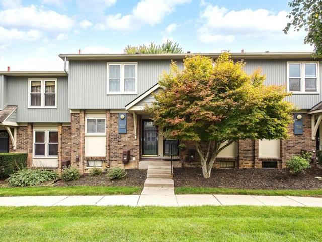 House for sale in Maple Village, Saline