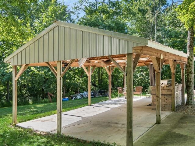 House for sale in New Concord, Ohio