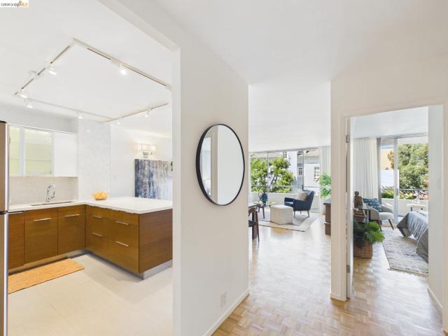 Condo for sale in Oakland, California
