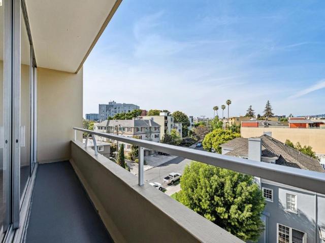 Condo for sale in Oakland, California