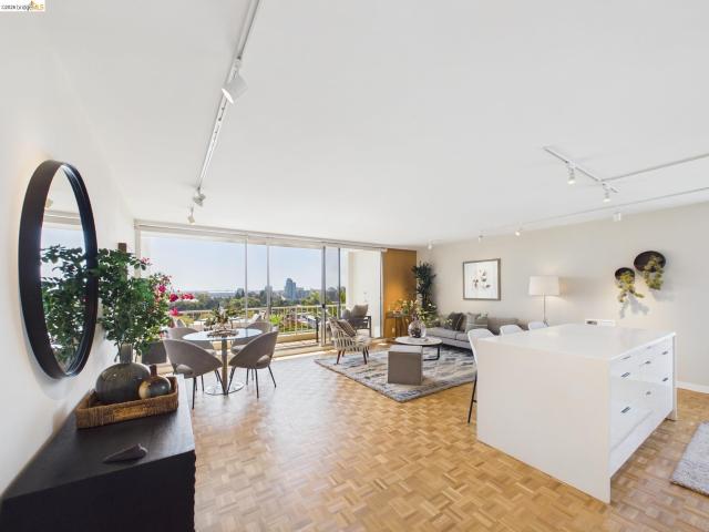 Condo for sale in Oakland, California