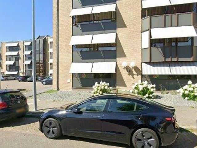 Bedrijfspand te huur in De Wijert, Groningen