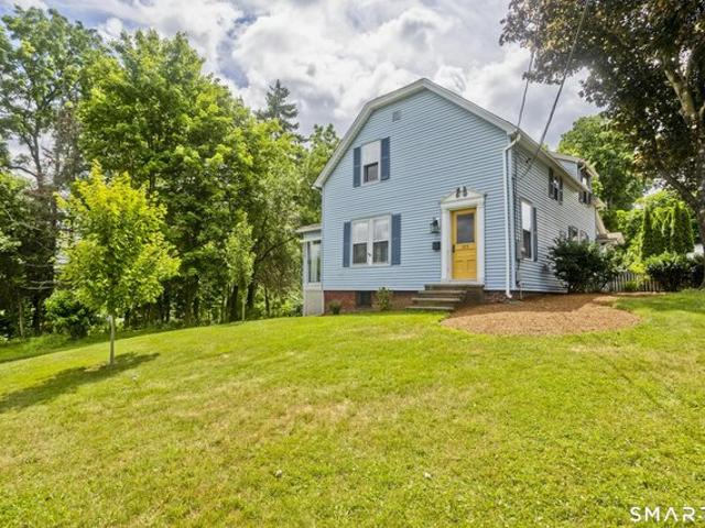 House for sale in Suffield, Connecticut