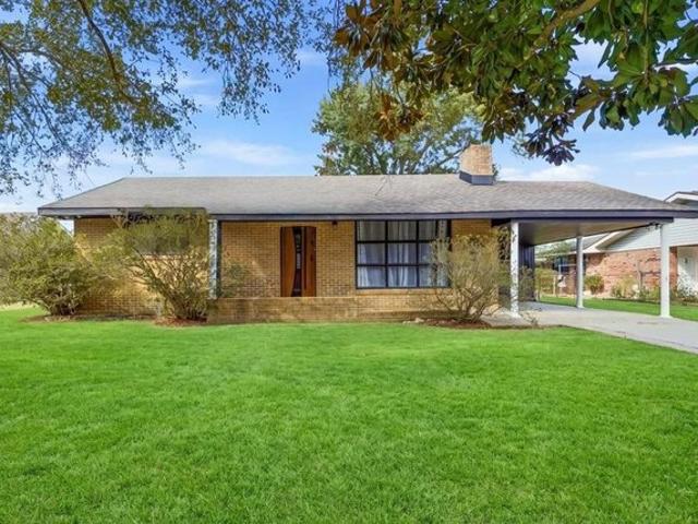 House for sale in Sulphur, Calcasieu Parish