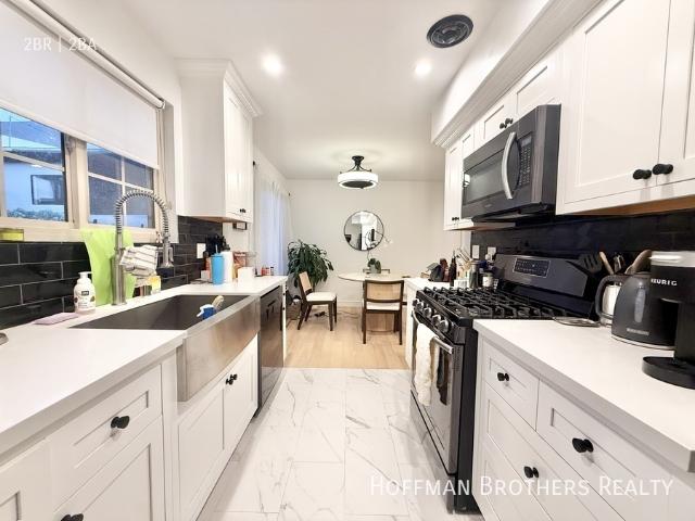 Townhouse for rent in Beverly Hills, California