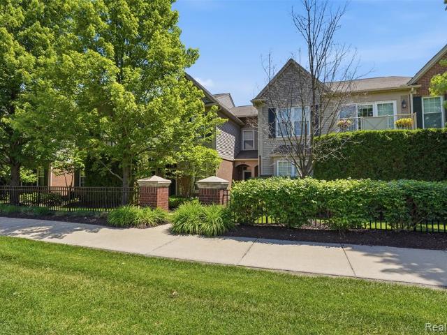 Condo for sale in Wixom, Michigan