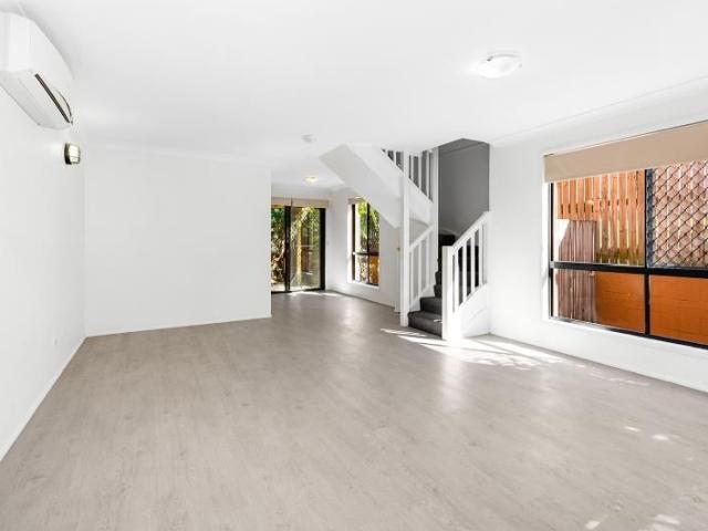 Apartment for rent in Toombul, Queensland