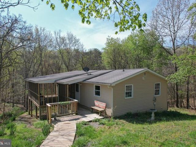 House for sale in Hedgesville, West Virginia