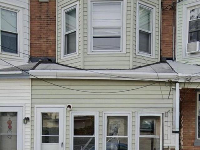 Townhouse for sale in Gloucester City, Camden County