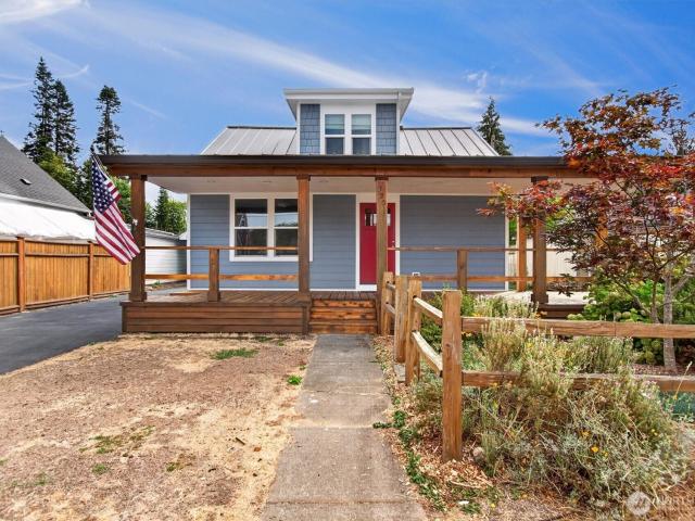 House for sale in Castle Rock, Washington