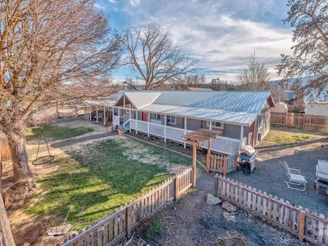 House for sale in Cambridge, Idaho