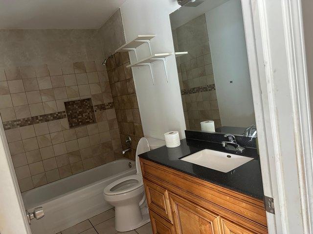 Condo for rent in Aurora, Illinois