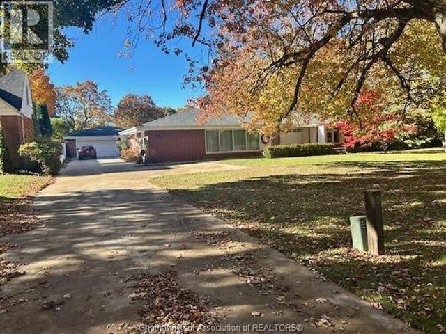 House for sale in Chatham–kent, Ontario