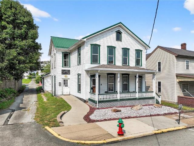 House for sale in Mount Pleasant, Pennsylvania
