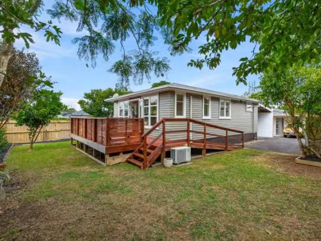 House for sale in Oratia, Oroua County
