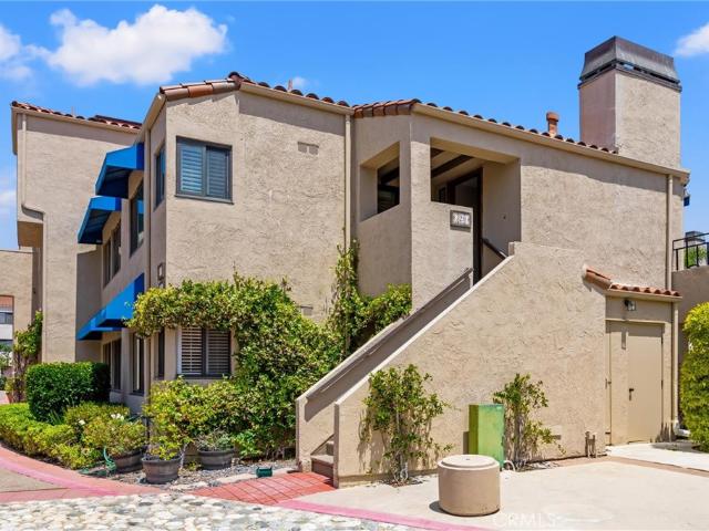 Condo for sale in Huntington Beach, California