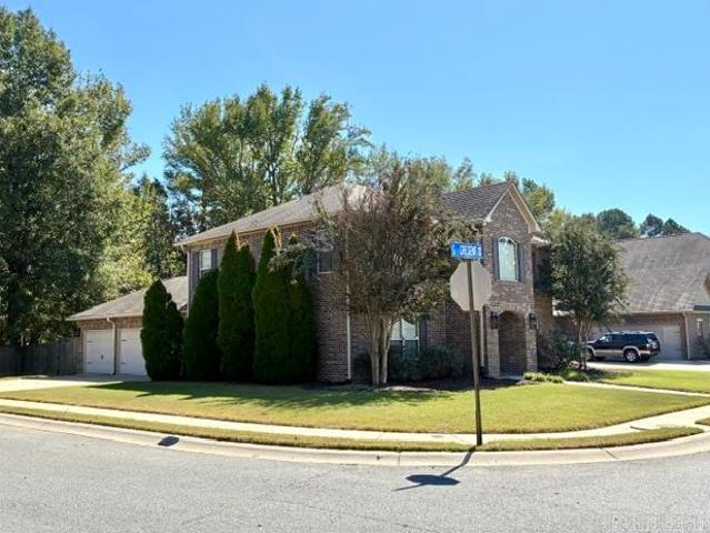 House for sale in Bryant, Saline County
