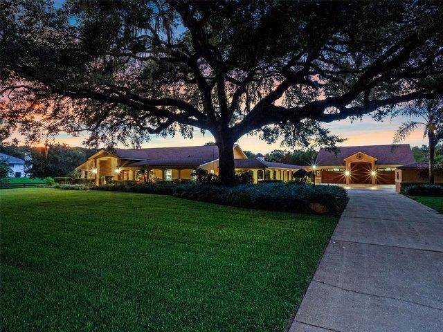 House for sale in Sorrento, Florida