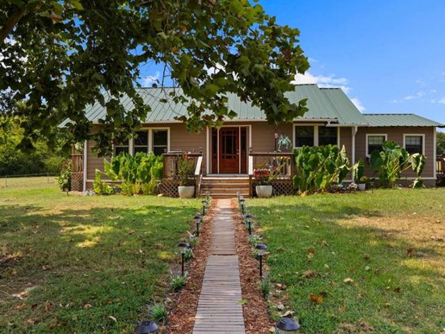 House for sale in Avinger, Texas