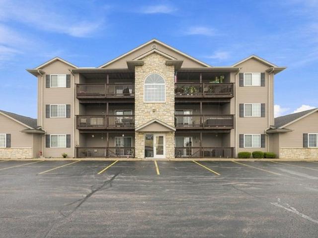 Condo for sale in Eldridge, Iowa