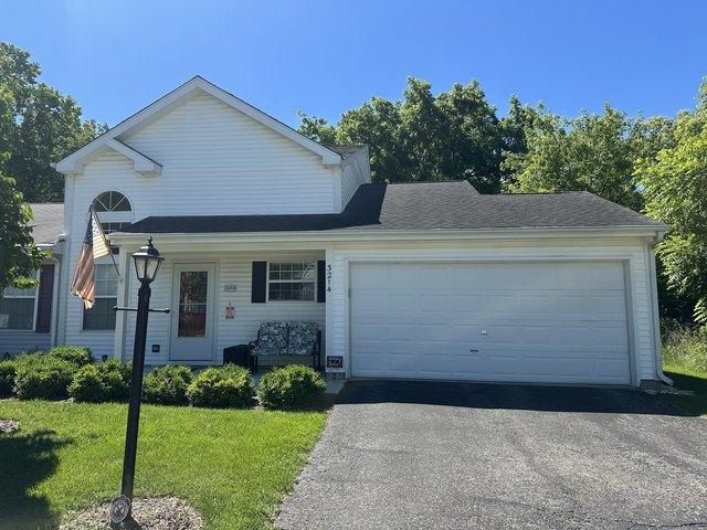 Townhouse for sale in Island Lake, Illinois
