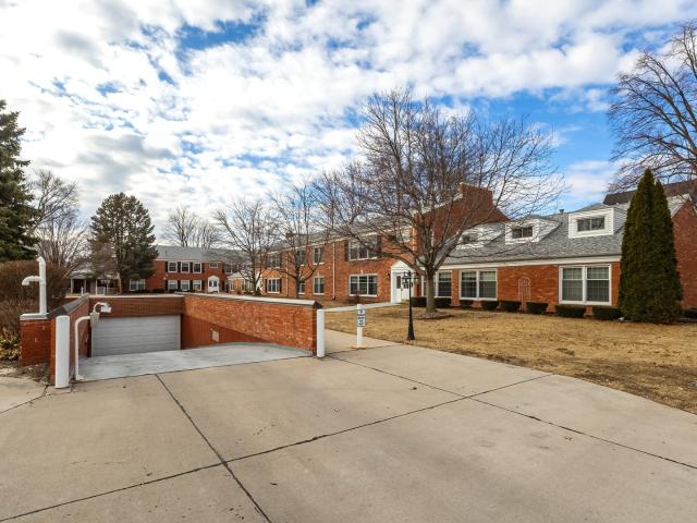 Condo for sale in Davenport, Iowa
