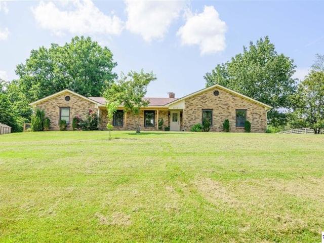 House for sale in La Grange, Kentucky