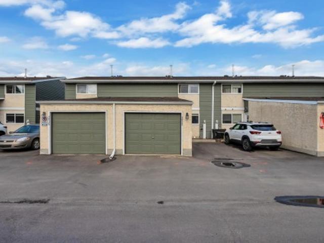 Townhouse for sale in Wedgewood, Alberta