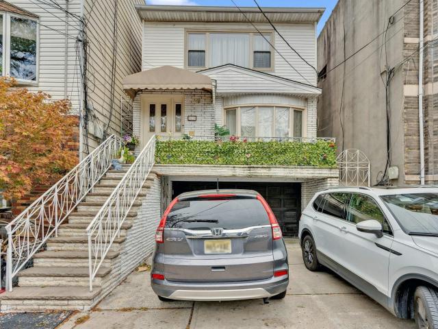 House for sale in Hudson, New Jersey