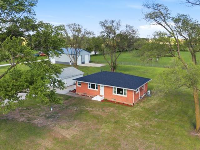 House for sale in Hillsdale, Illinois