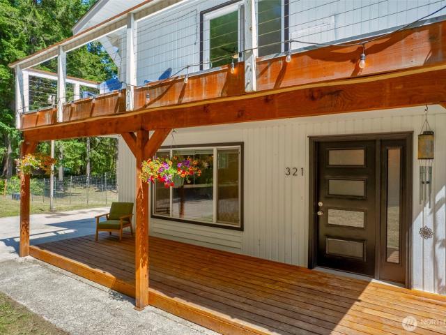 House for sale in Lakebay