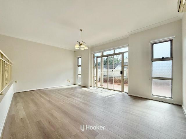 Townhouse for rent in Sydney, New South Wales