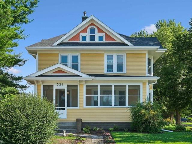 House for sale in Grinnell, Iowa