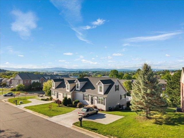 Townhouse for sale in Virginia