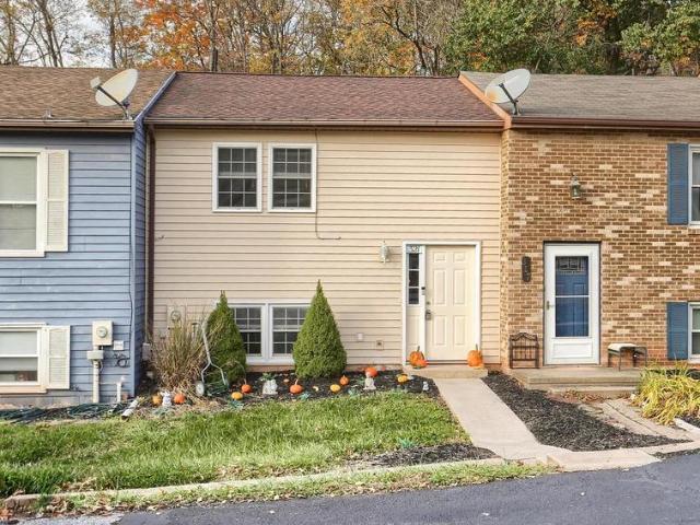 Townhouse for sale in Etters, Pennsylvania
