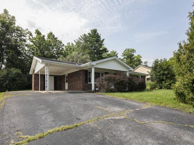 House for sale in Stanford, Kentucky