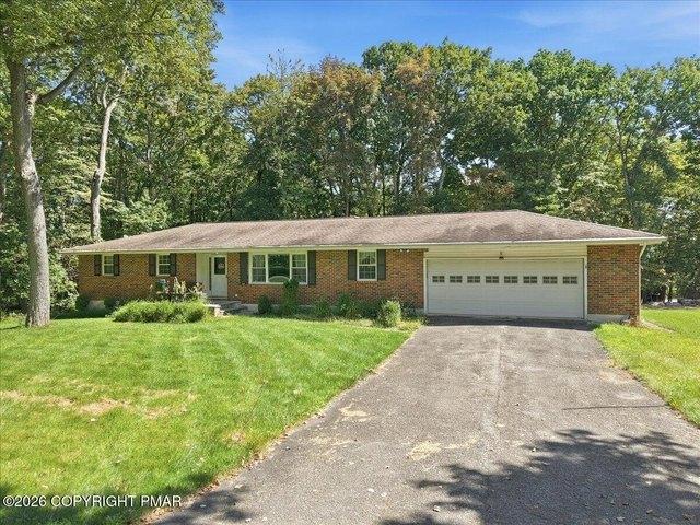 House for sale in Saylorsburg, Ross Township