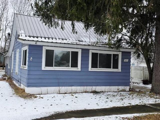 House for sale in Edmore, Michigan